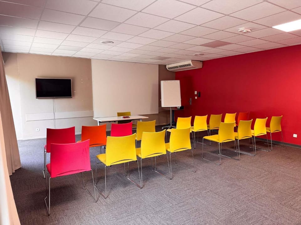 Meeting/conference room