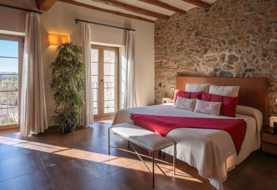 Cal Barber Hotel in Baix Camp