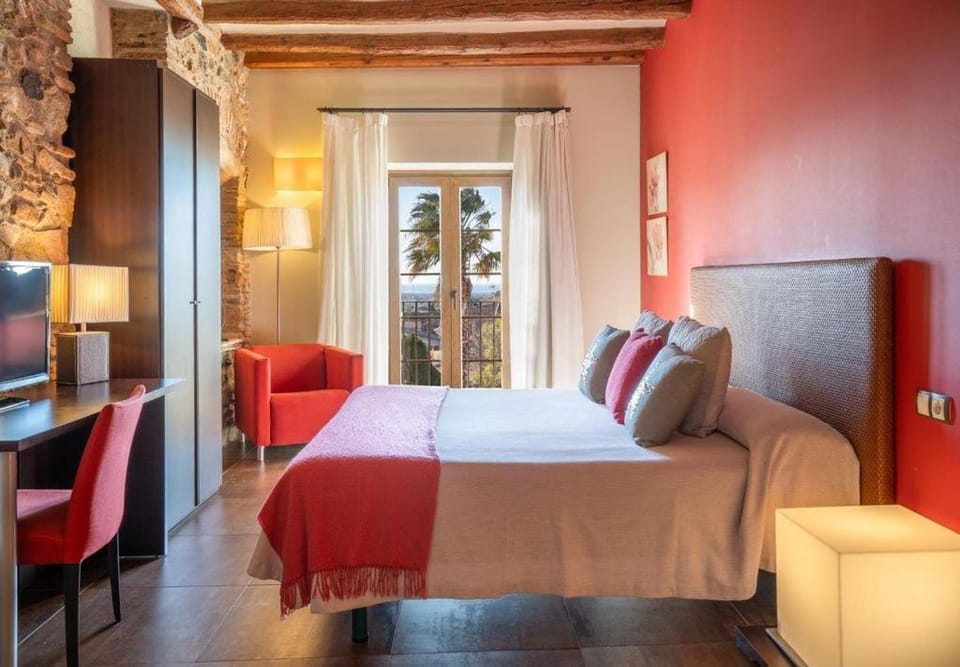 Cal Barber Hotel in Baix Camp