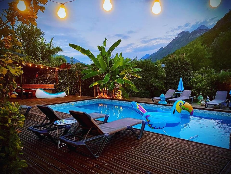 Gite L'Ô Bleue House in Provence-Alpes-Côte d'Azur