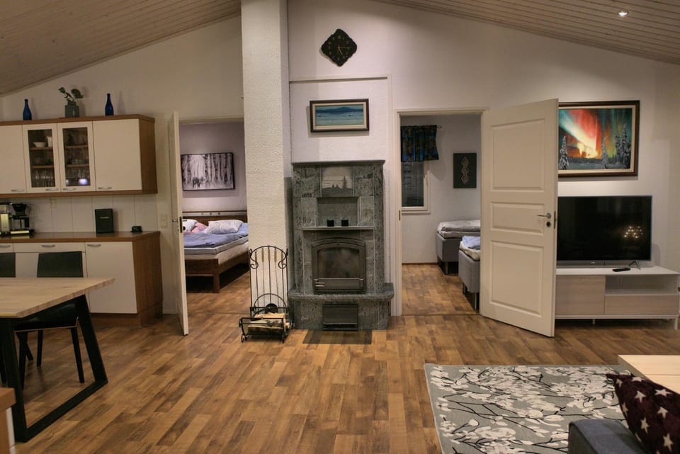 Communal lounge/ TV room, Living room, Seating area, flat iron, kitchen