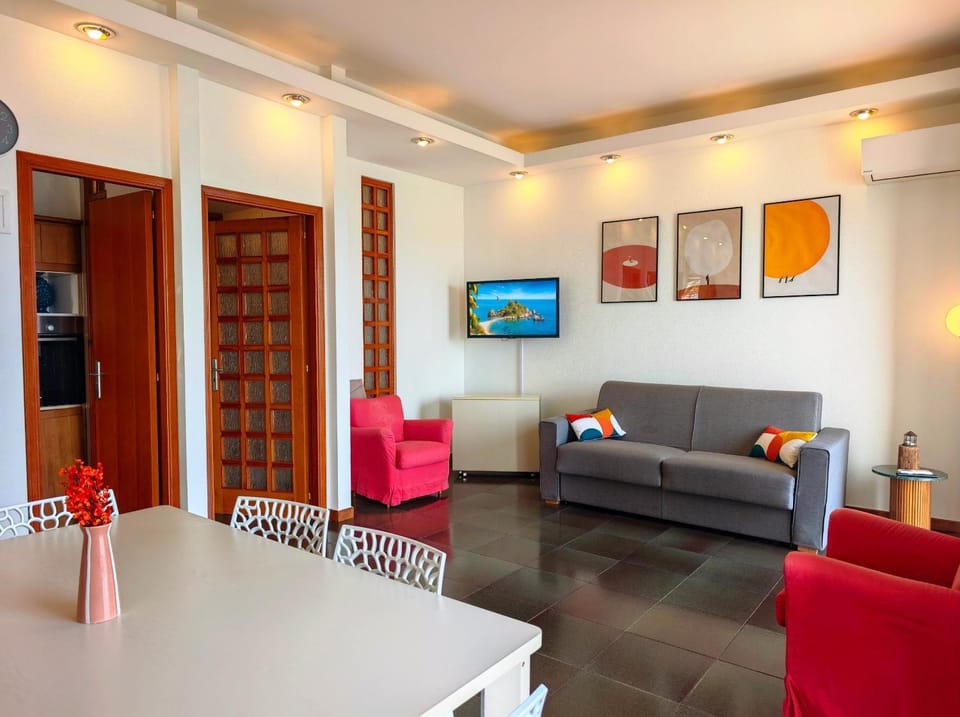 TV and multimedia, Living room, Dining area