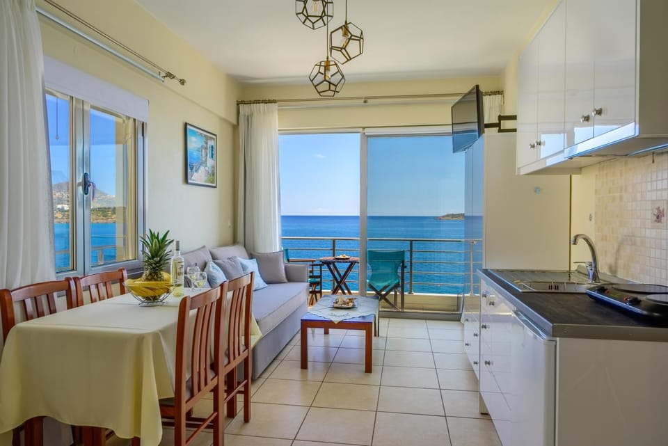 Perla Apartments Apartment in Akti Koundourou