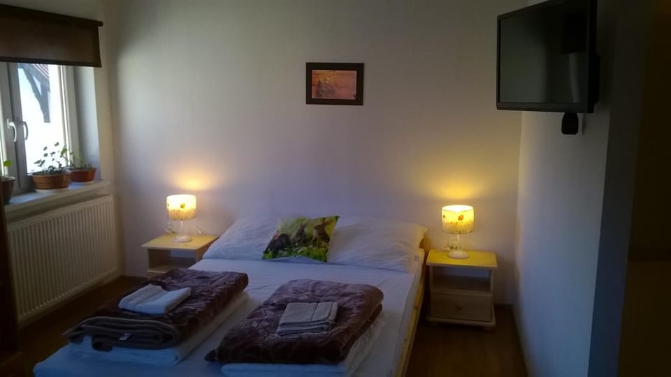 Bed, BBQ facilities, Children play ground, Photo of the whole room, Cycling, Landmark view