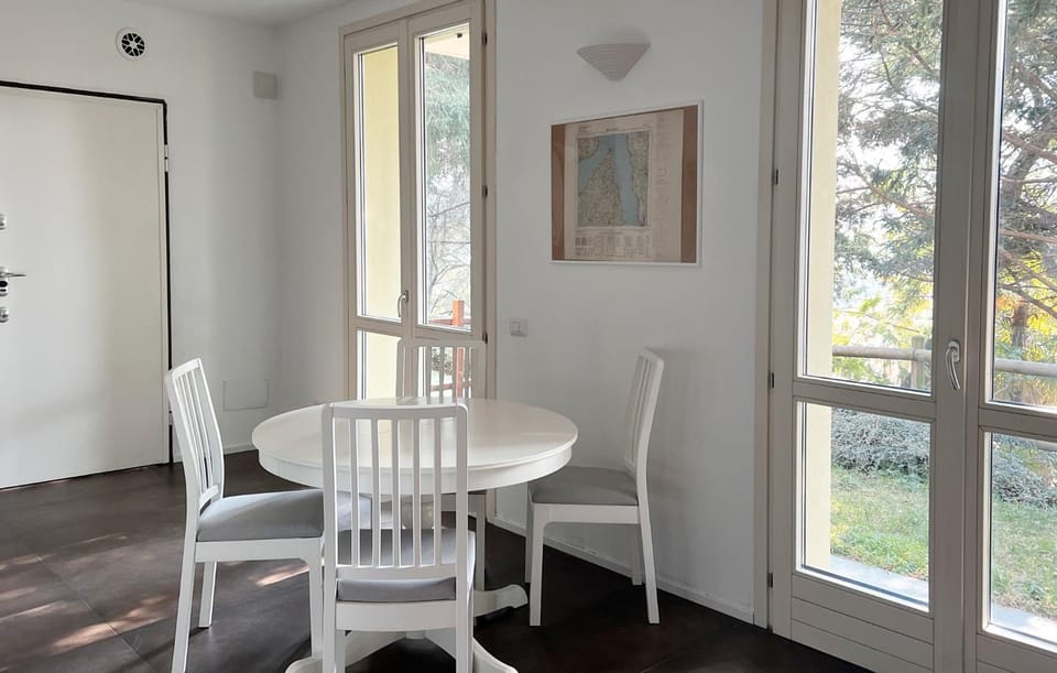 Dining area, Inner courtyard view