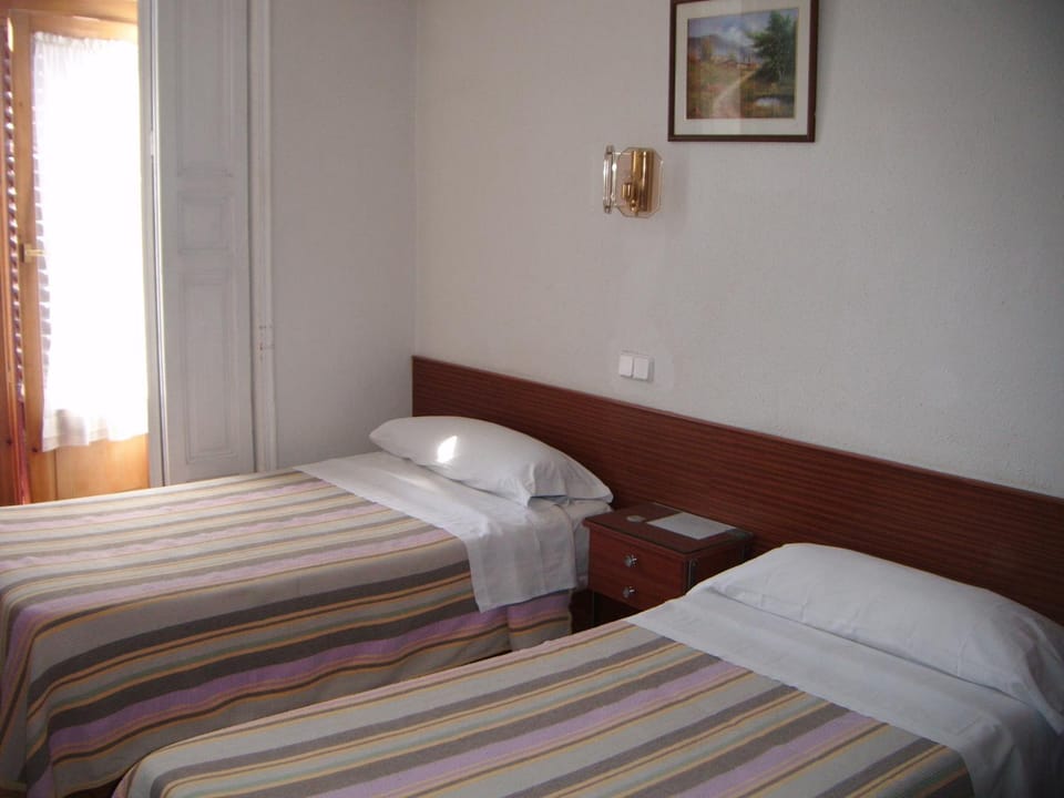 Day, Photo of the whole room