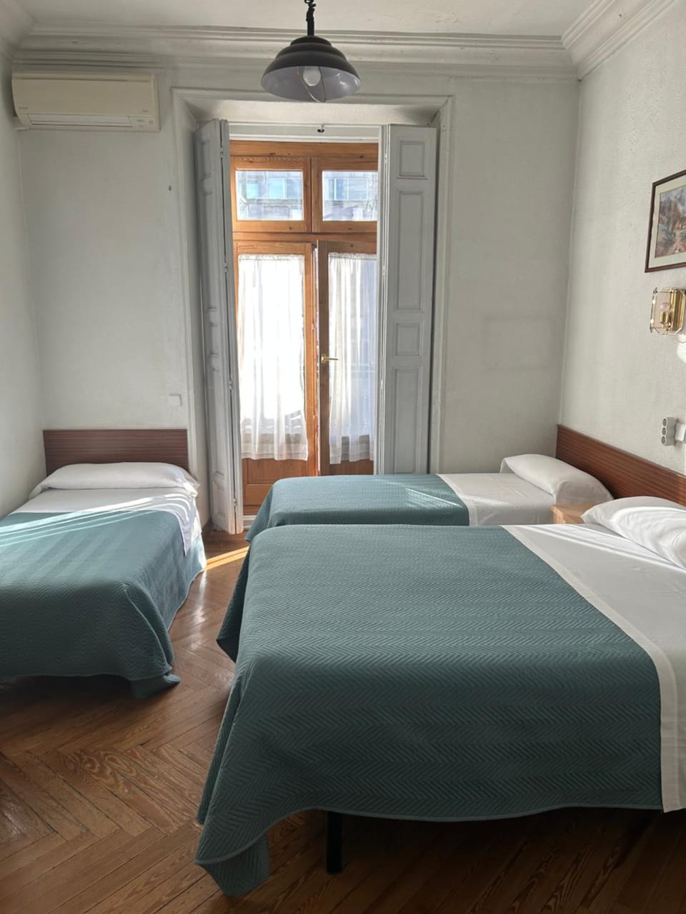 Hostal Tudescos Bed and Breakfast in Centro