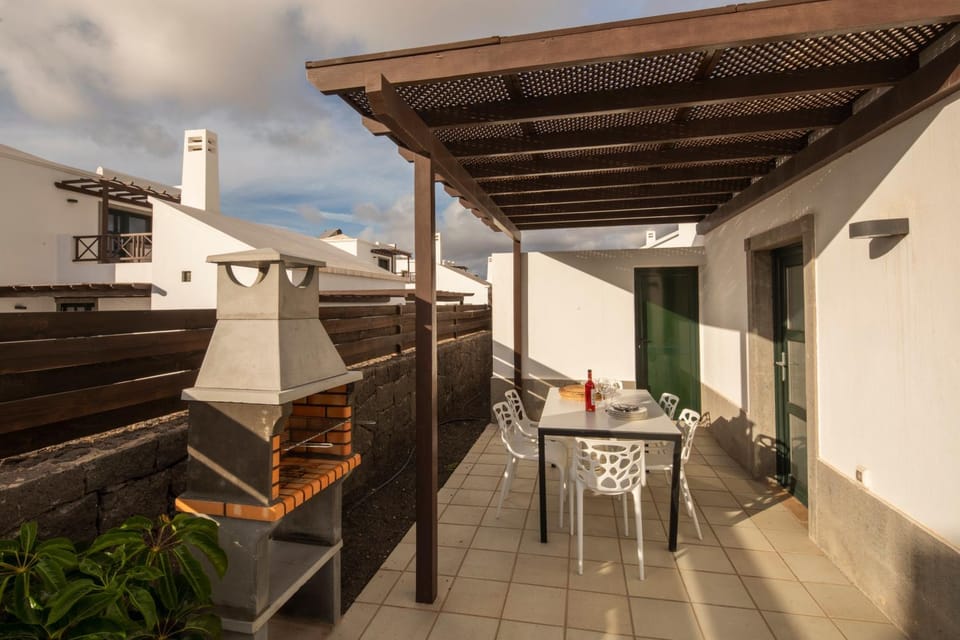 Patio, BBQ facilities