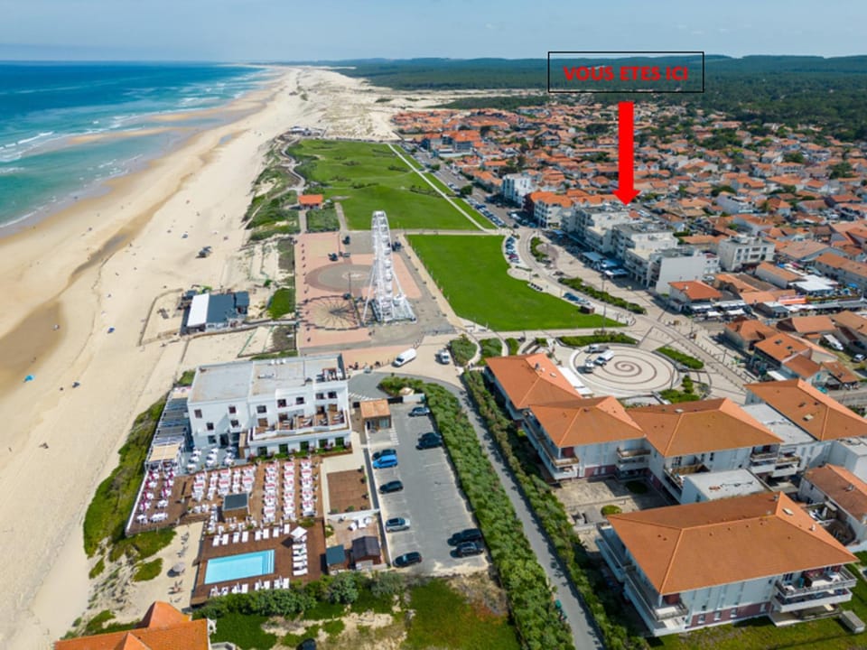 Biscarrosse Plage: T2 avec Terrasse, Parking, Face Océan - FR-1-319-200 Apartment in Biscarrosse