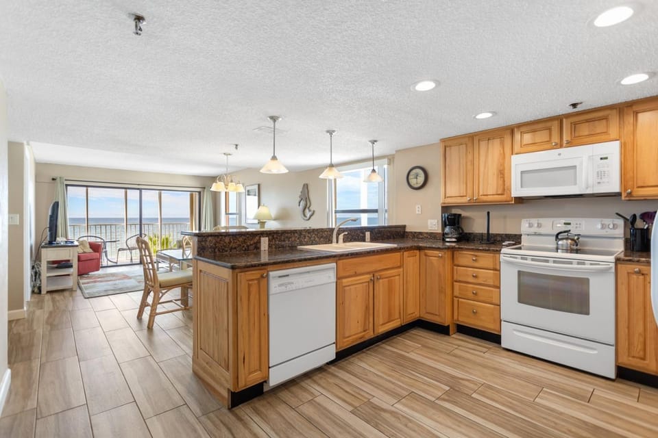 Updated Beachfront Balcony - Beach Place #312 Apartment in Madeira Beach