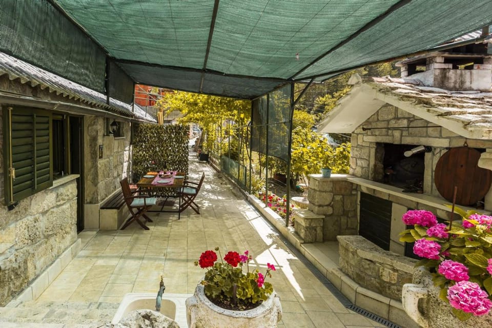 Mini stone house Chalet in Split-Dalmatia County