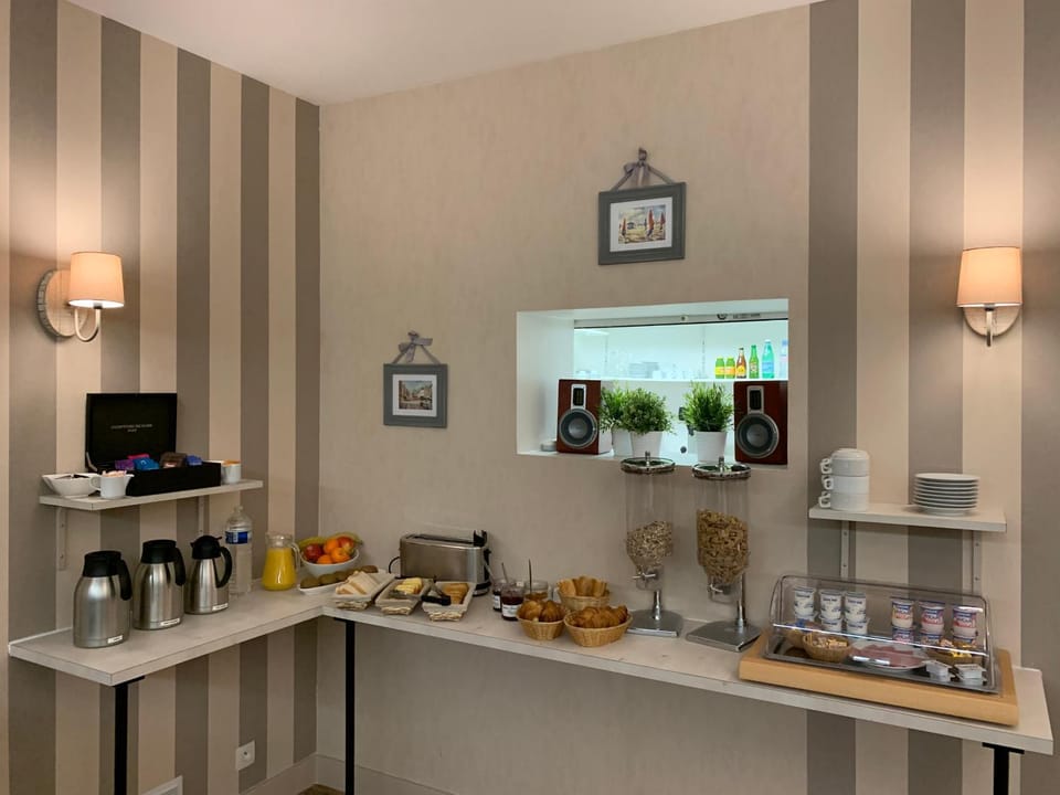 Food and drinks, Food, Breakfast, Continental breakfast, Buffet breakfast