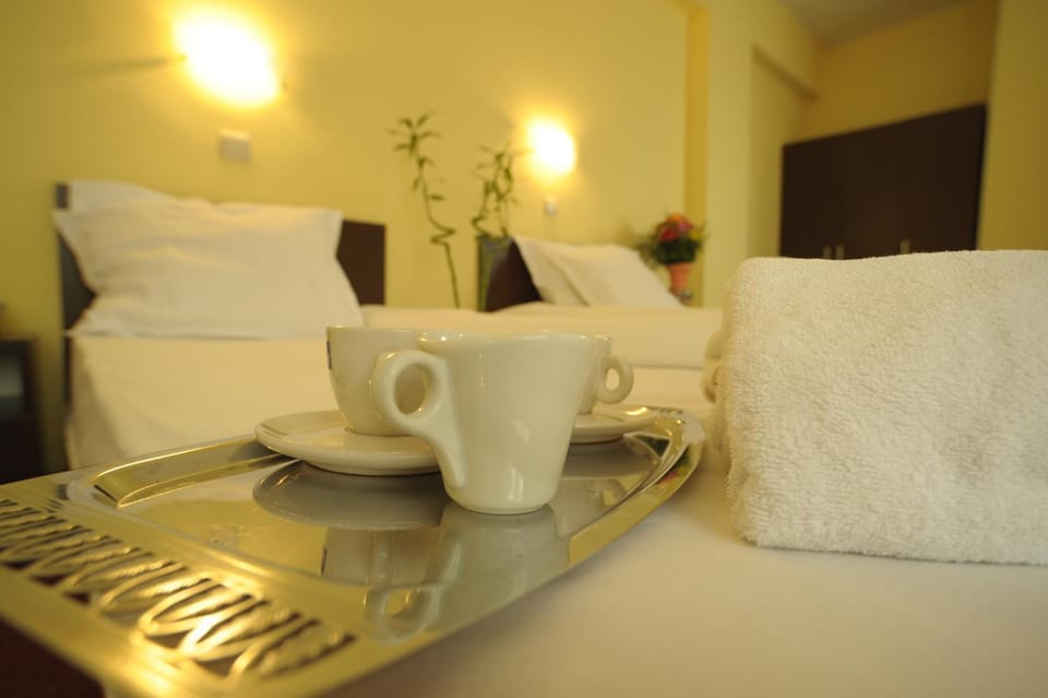 Photo of the whole room, Decorative detail