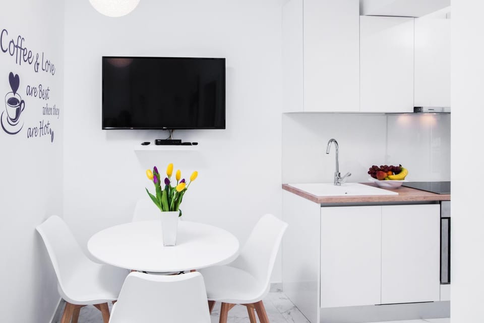 TV and multimedia, Kitchen or kitchenette, Dining area