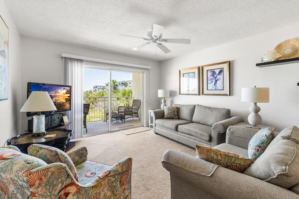 Stunning Beach Gulf Views - Madeira Norte #214 Apartment in Madeira Beach