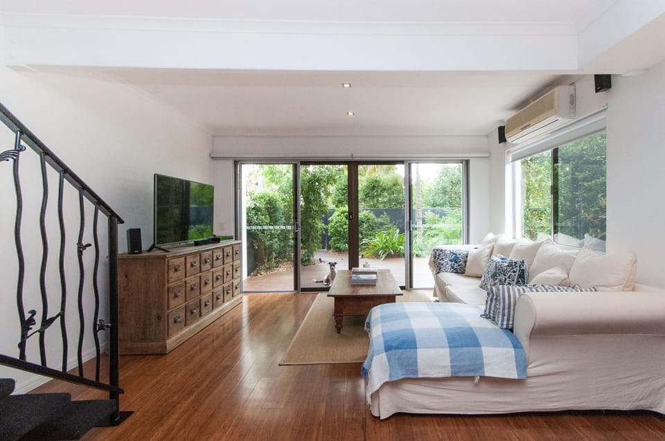 Living room, air conditioner