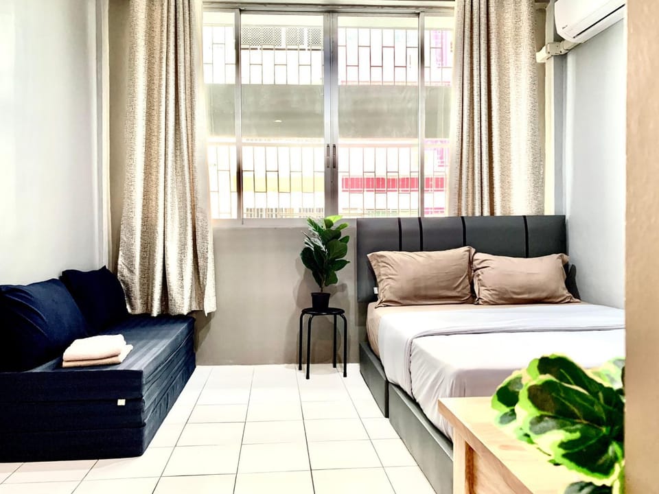 Bed, Bathroom, Photo of the whole room