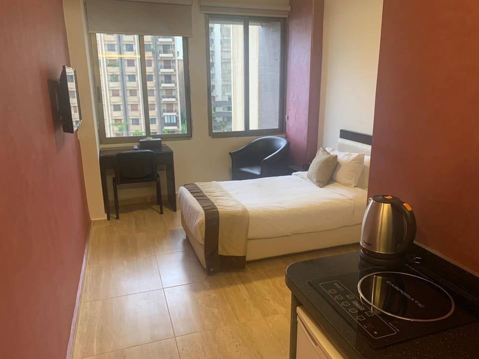 Photo of the whole room, Seating area, Bedroom, minibar