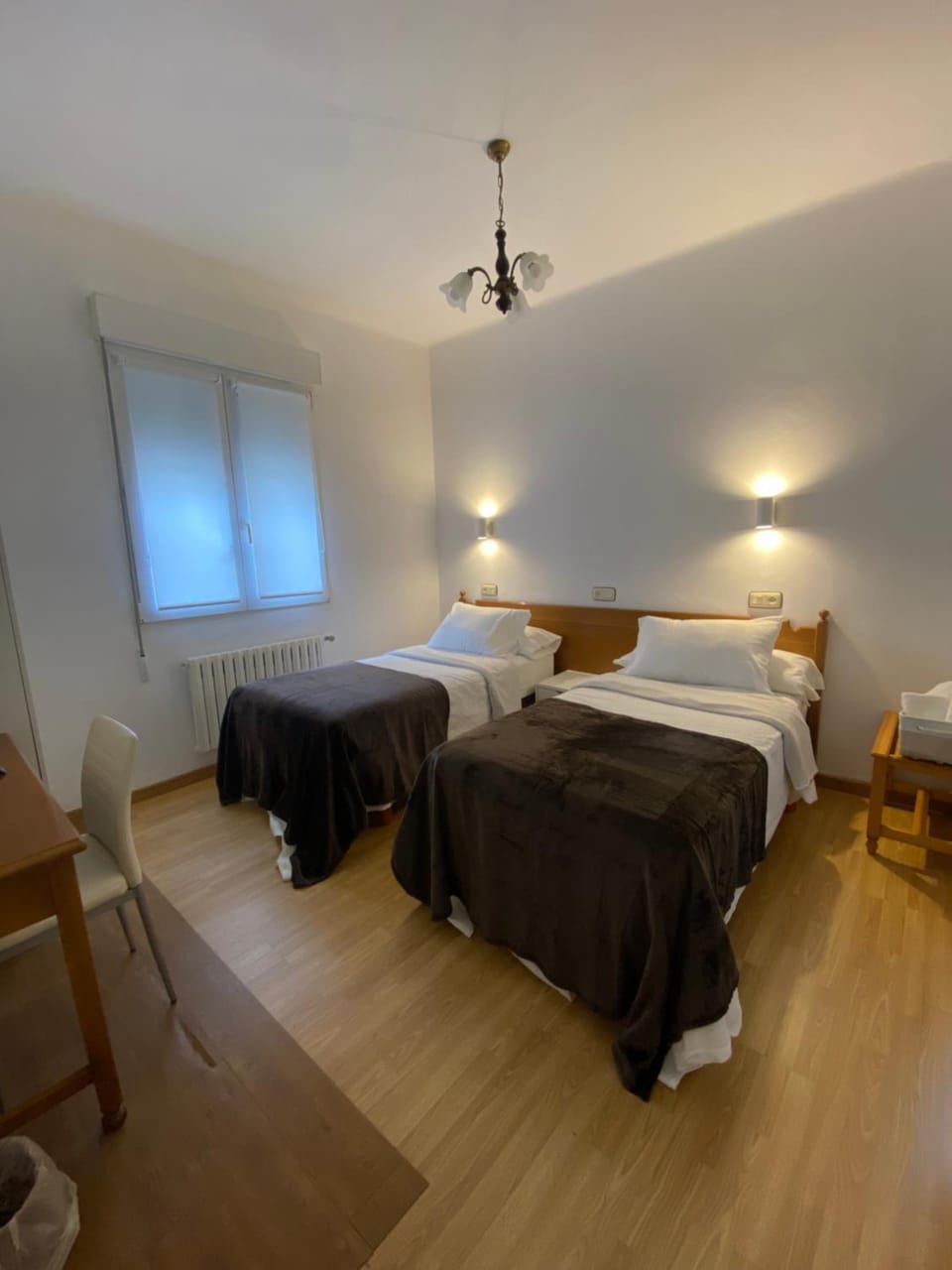 Property building, Bed, Bedroom