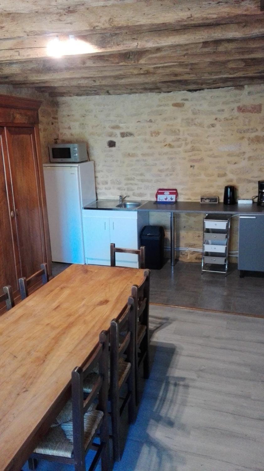 Kitchen or kitchenette, Communal kitchen