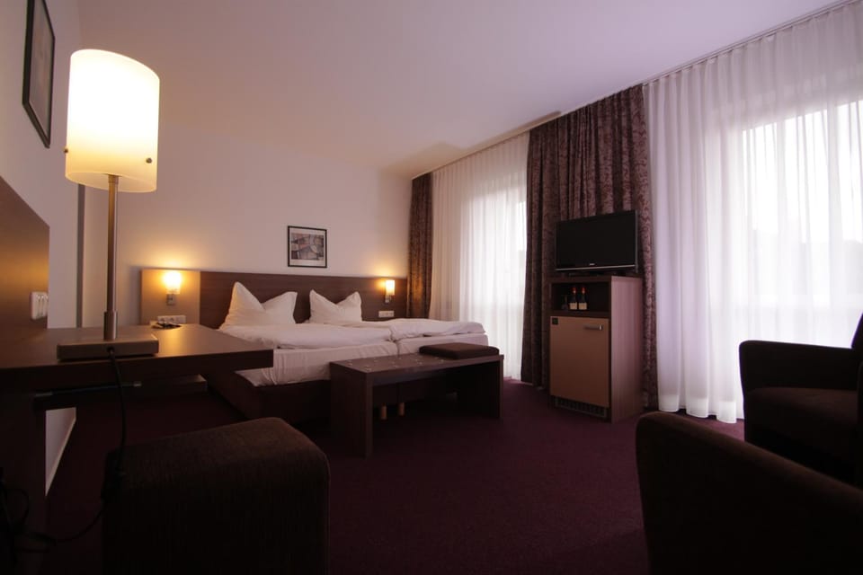 Bed, Photo of the whole room, Decorative detail