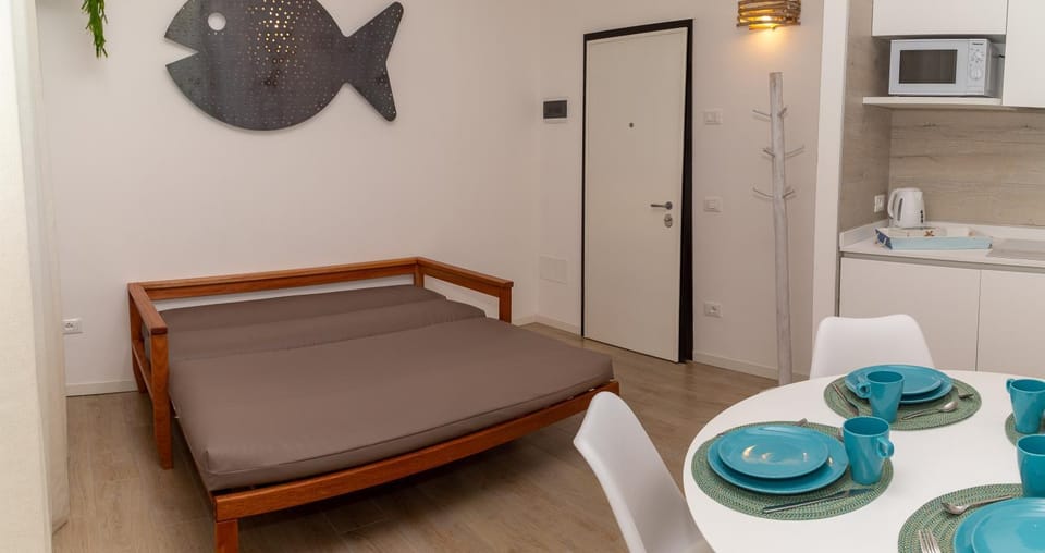 Bed, Kitchen or kitchenette