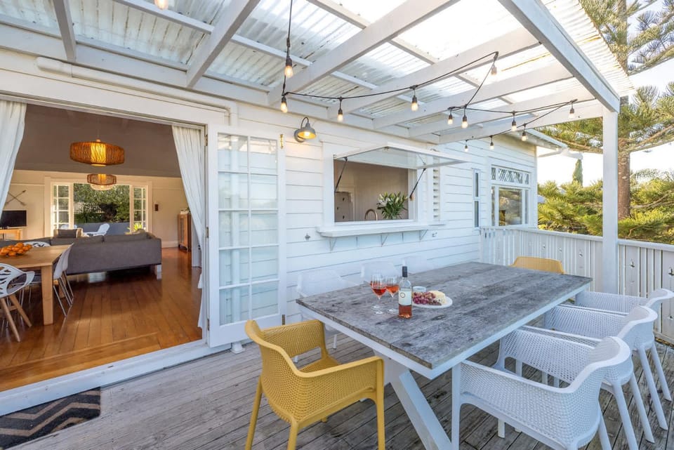Island Villa- Stay Waiheke House in Auckland Region