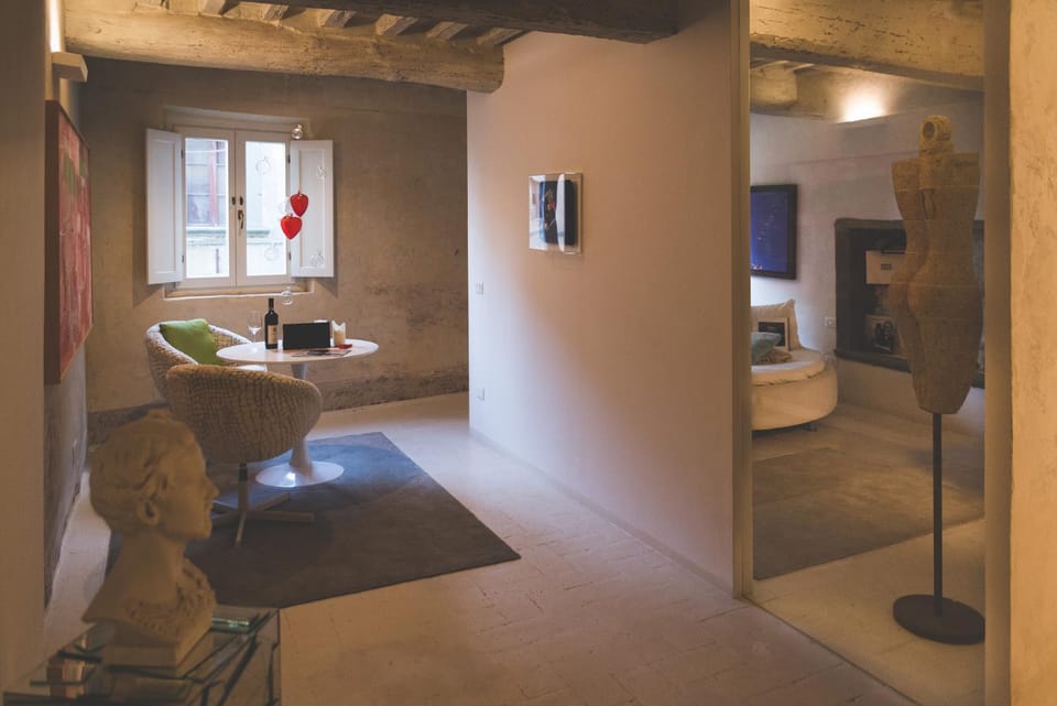 Living room, Seating area