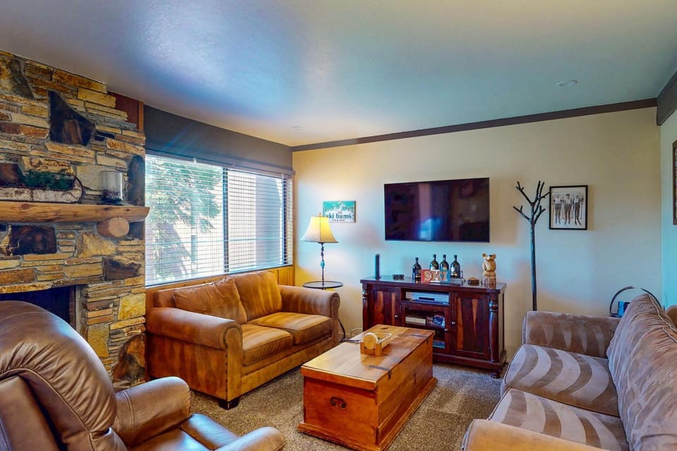 Mammoth Ski & Racquet Club #131 Apartment in Mammoth Lakes