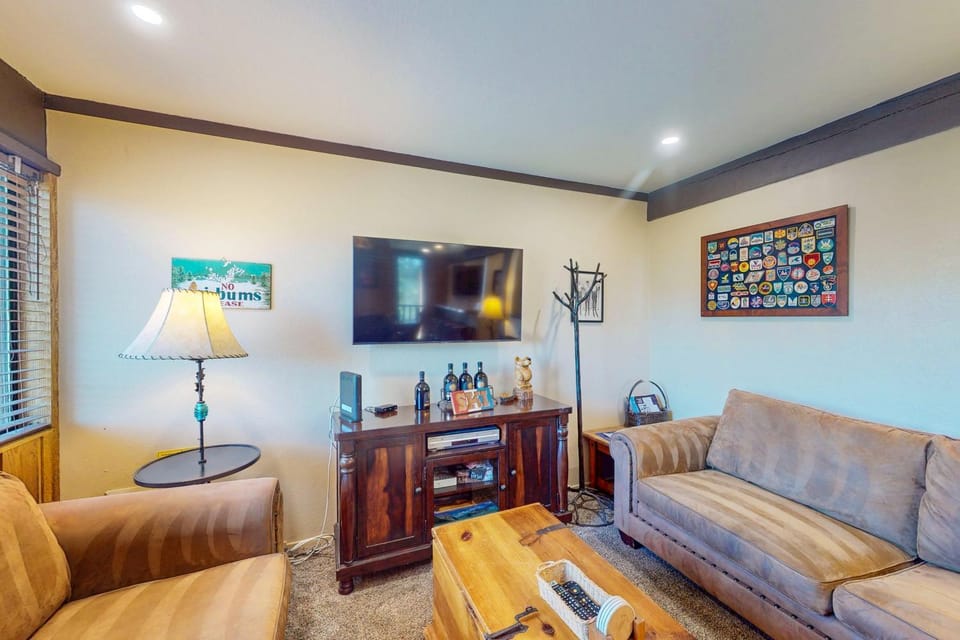 Mammoth Ski & Racquet Club #131 Apartment in Mammoth Lakes