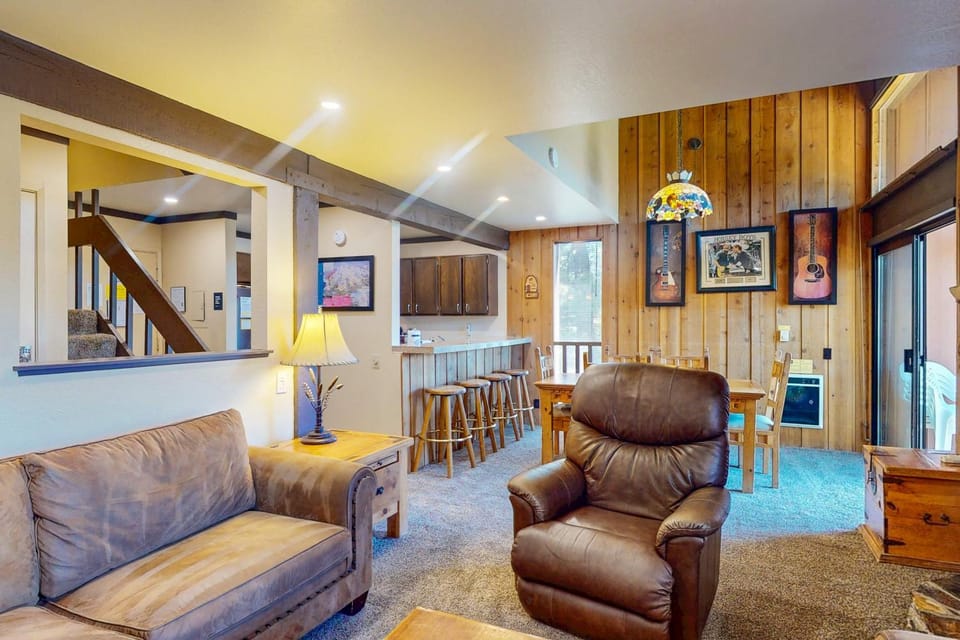 Mammoth Ski & Racquet Club #131 Apartment in Mammoth Lakes