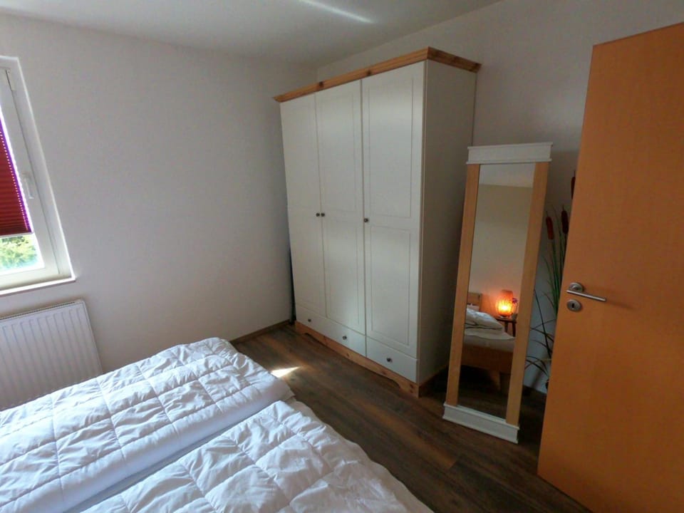 Bed, Photo of the whole room, Decorative detail, Bedroom