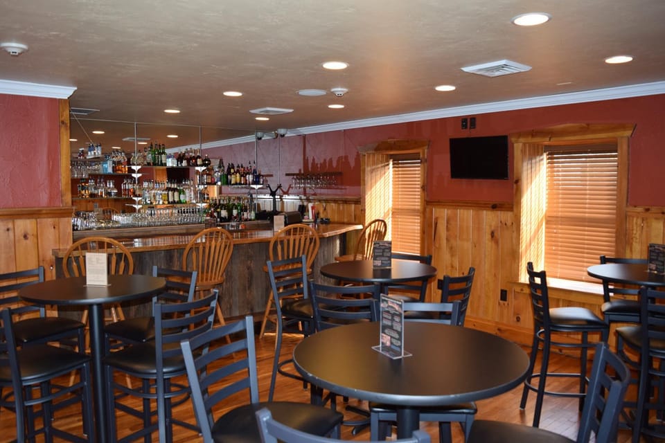 Lounge or bar, Lounge or bar