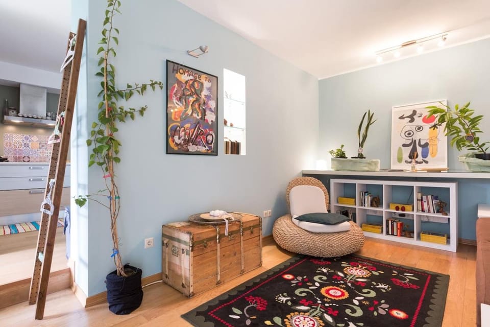 Spring, Day, Neighbourhood, Garden, Garden, Library, Library, Balcony/Terrace, Living room, Seating area, On site, Garden view, Street view