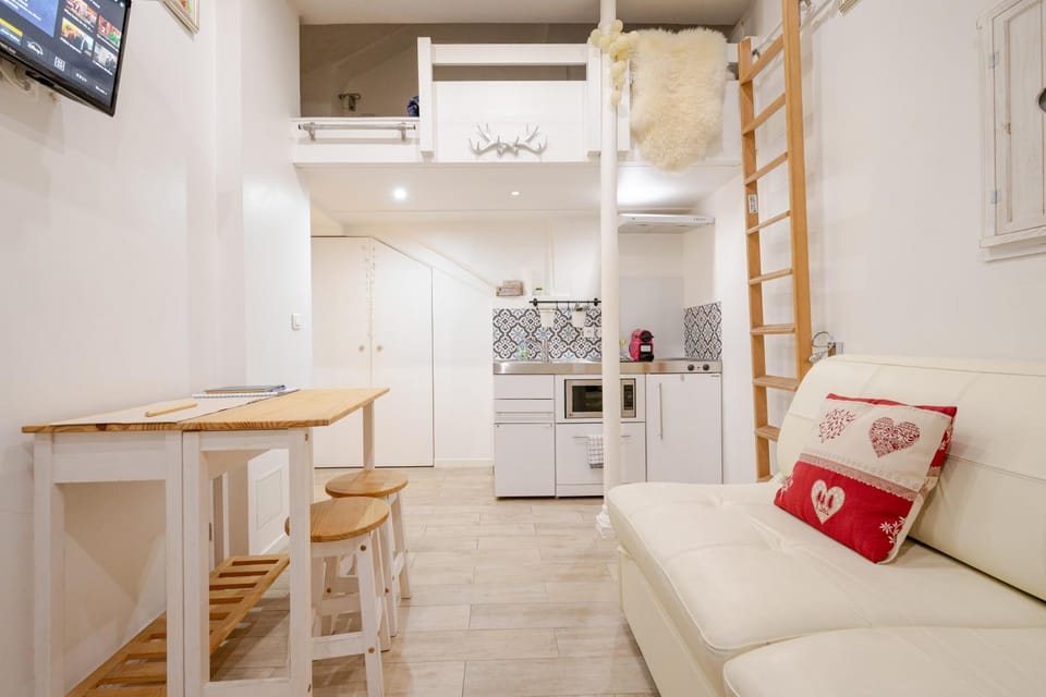 Superb tiny house in heart of Paris 1st! Apartment in Paris