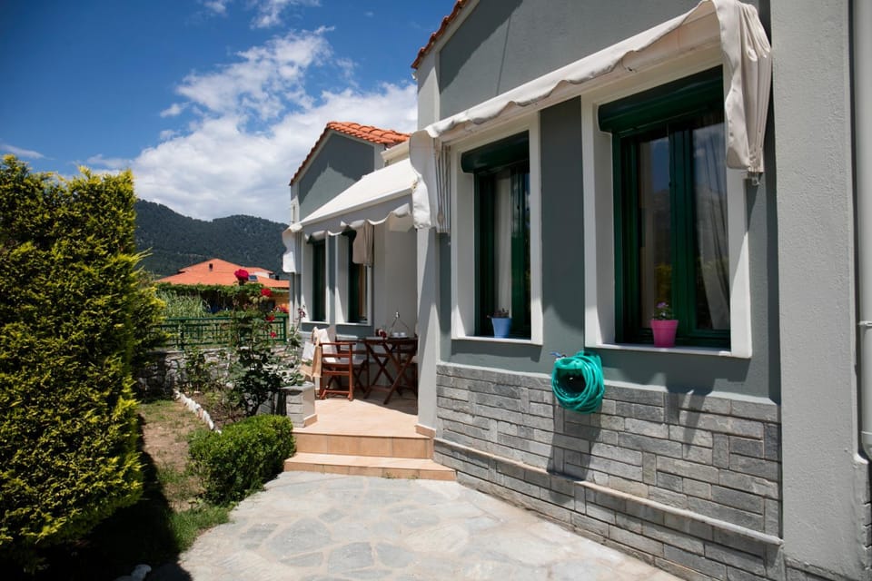 Facade/entrance, Natural landscape, Garden, Balcony/Terrace