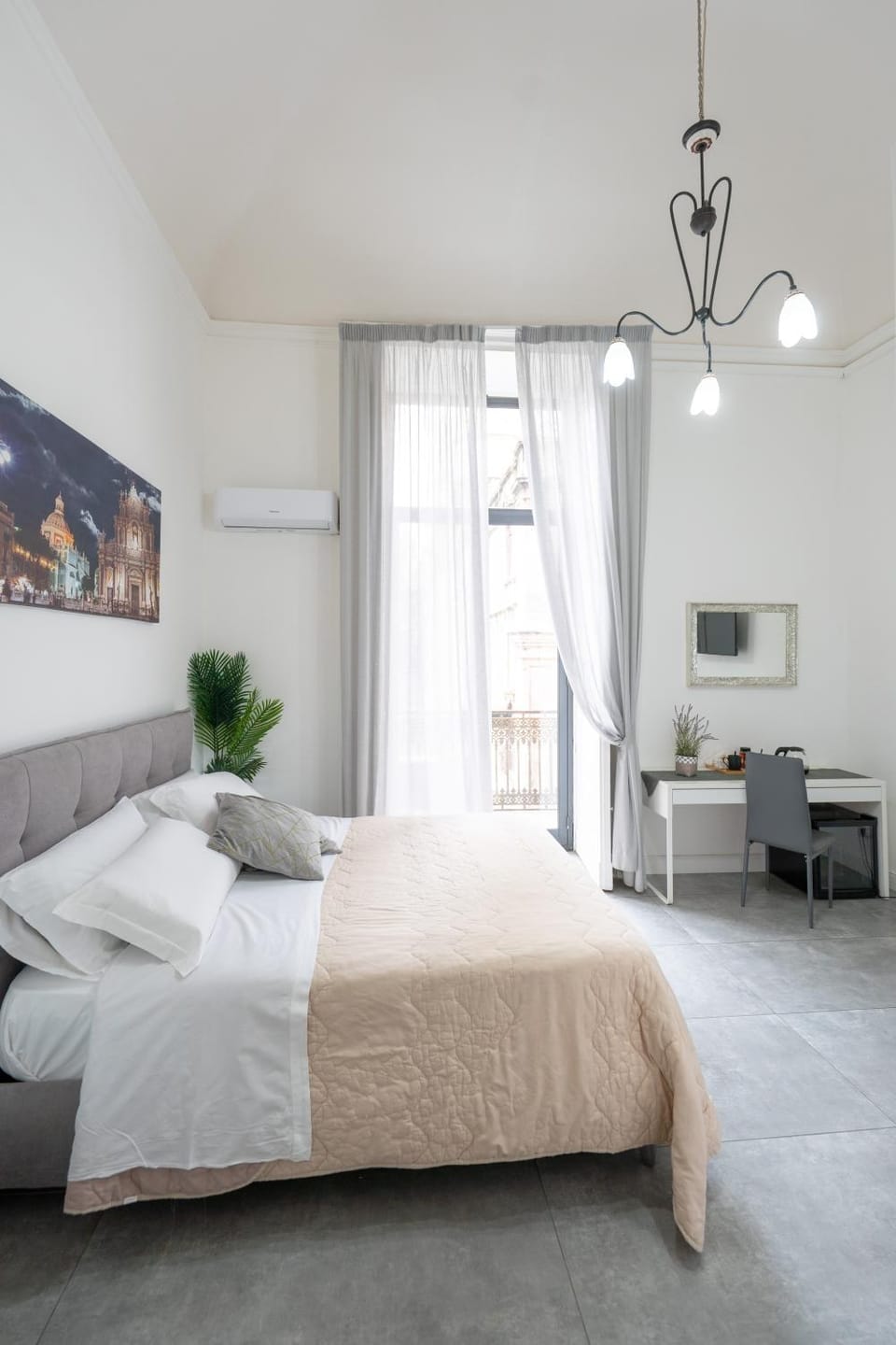 Bed, TV and multimedia, Photo of the whole room, Bedroom, air conditioner