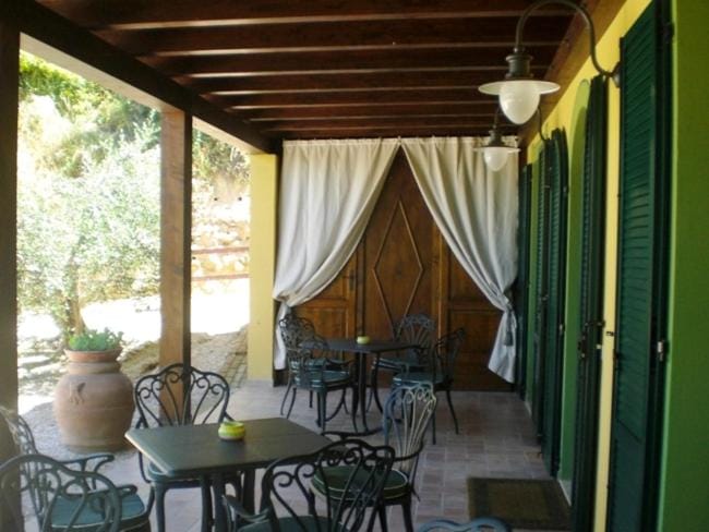 Facade/entrance, Balcony/Terrace, Other, Decorative detail, Entertainment