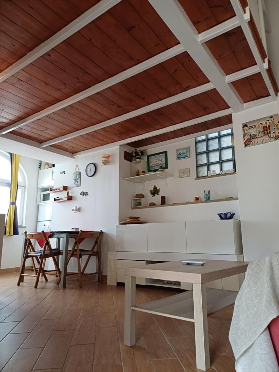 Living room, Photo of the whole room, Seating area, Dining area, Breakfast, Lunch