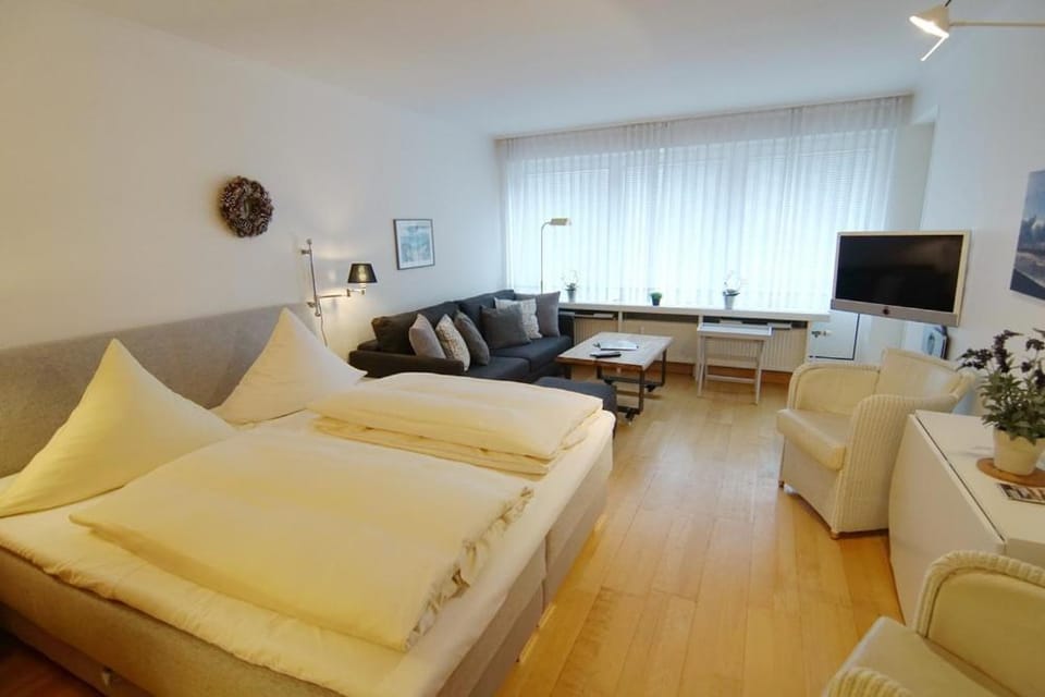 Living room, Dining area, Bedroom