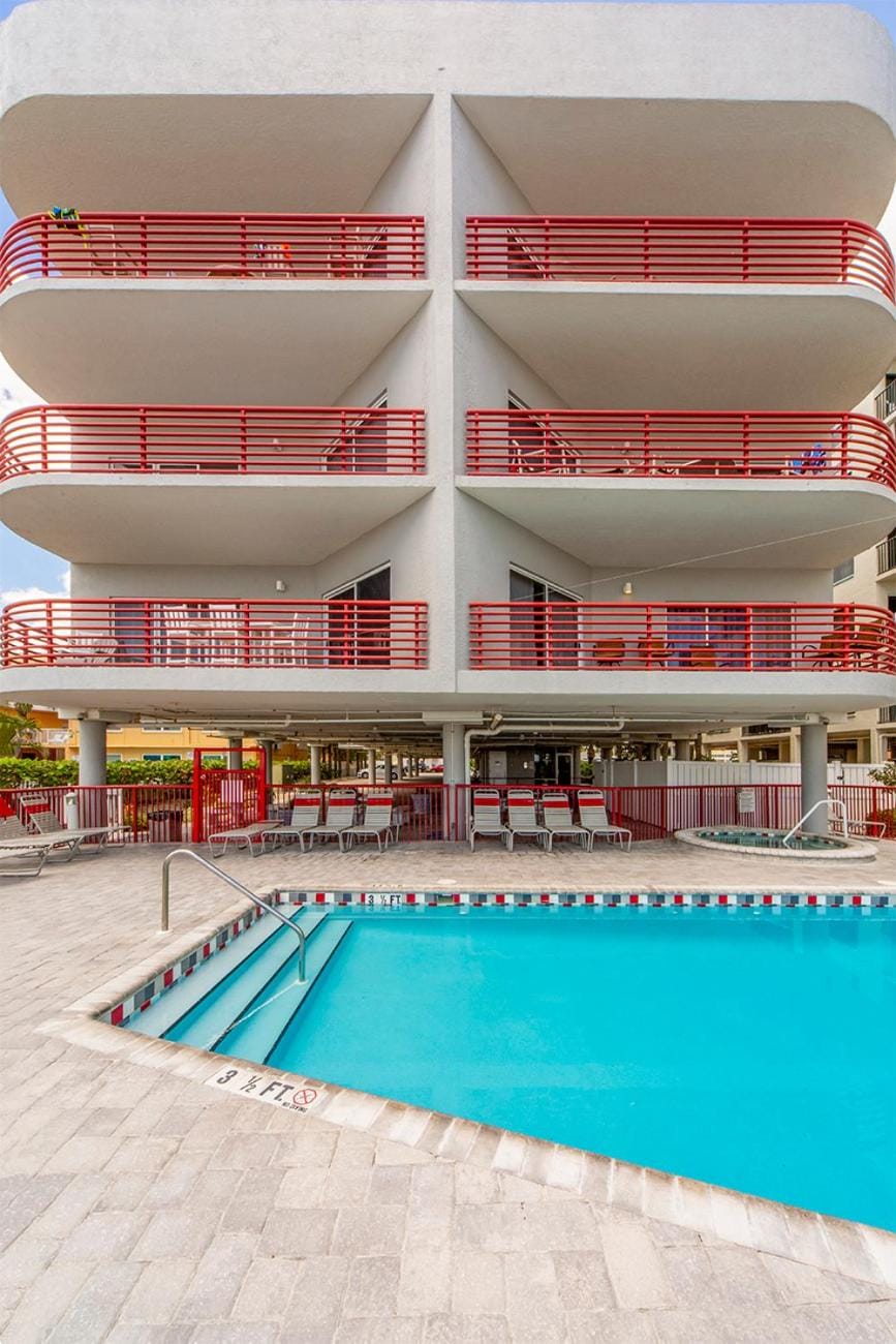 Large 1,225 sq ft Unit Beach Views Crimson #204 Apartment in Madeira Beach