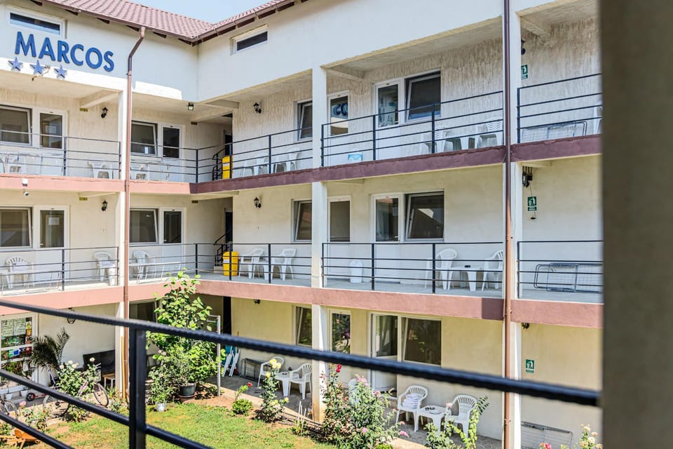 Property building, Day, Garden, View (from property/room), Balcony/Terrace, Garden view