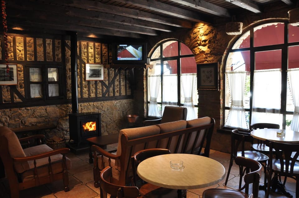 Living room, Lounge or bar