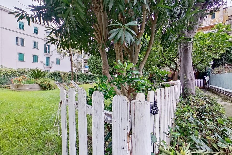 Il Giardino Di Vico Neve Bed and Breakfast in Naples