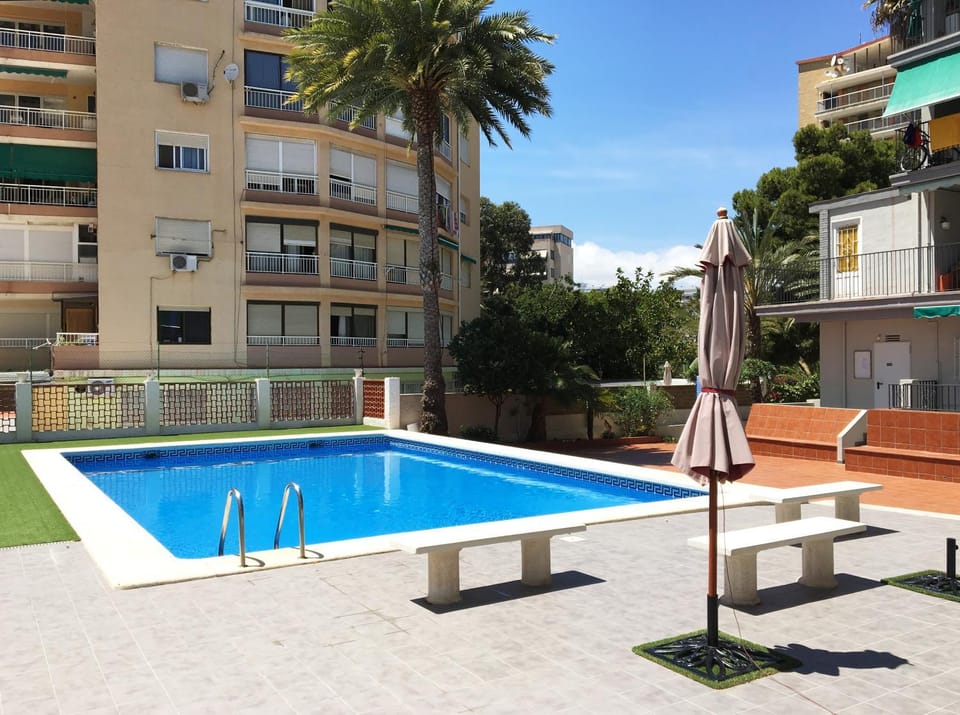 Swimming pool, Swimming pool