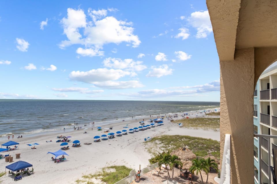 Corner Beach Front Unit - Beach Place #412 Apartment in Madeira Beach