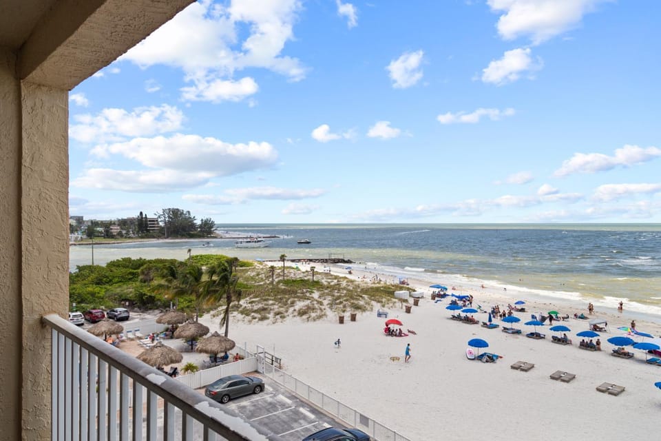Corner Beach Front Unit - Beach Place #412 Apartment in Madeira Beach