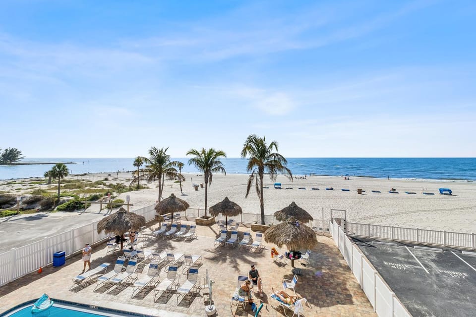 Ocean Views - Updated 3/2 - Beach Place #207 Apartment in Madeira Beach