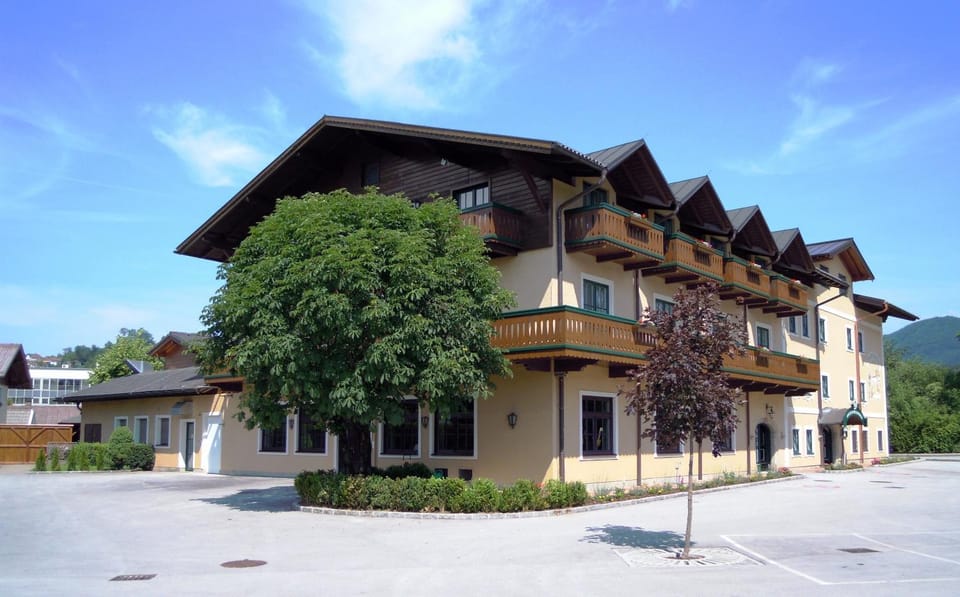 Facade/entrance, Facade/entrance