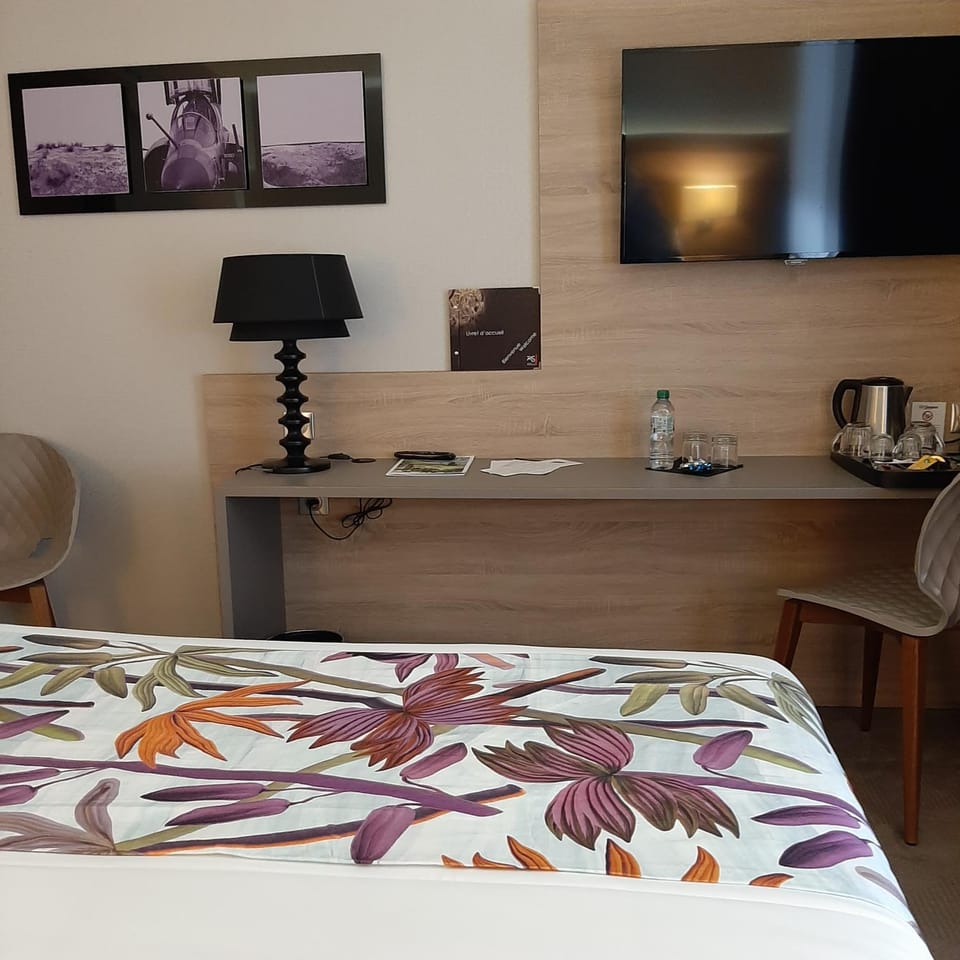 Logis Hotel Relais Saint Jacques - Châteauroux Hotel in Centre-Val de Loire